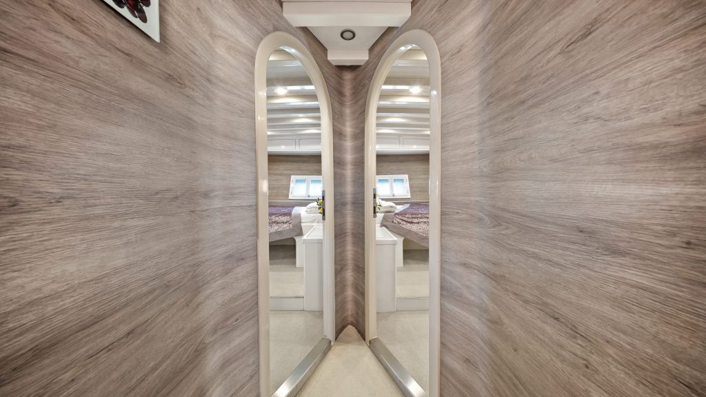 ANĐEO Hallway - Aft